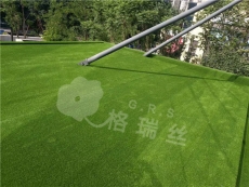 重庆华美达安可酒店露台草坪完工