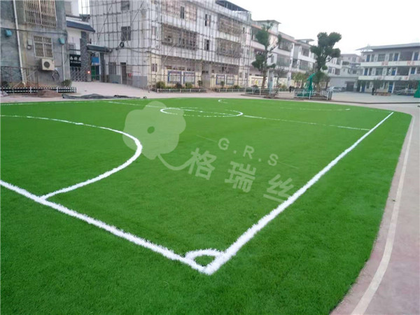 人造草坪足球场